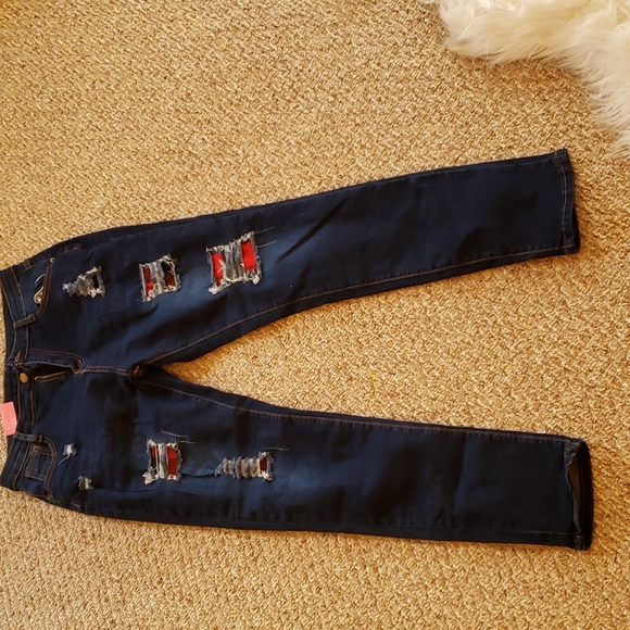 NWT Distressed skinny jean - Picture 2 of 5